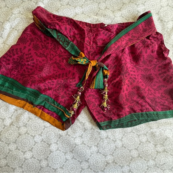 Junglee Billee Boho Festival Shorts with Tassel Beads Size L/XL NWT - Picture 3 of 11